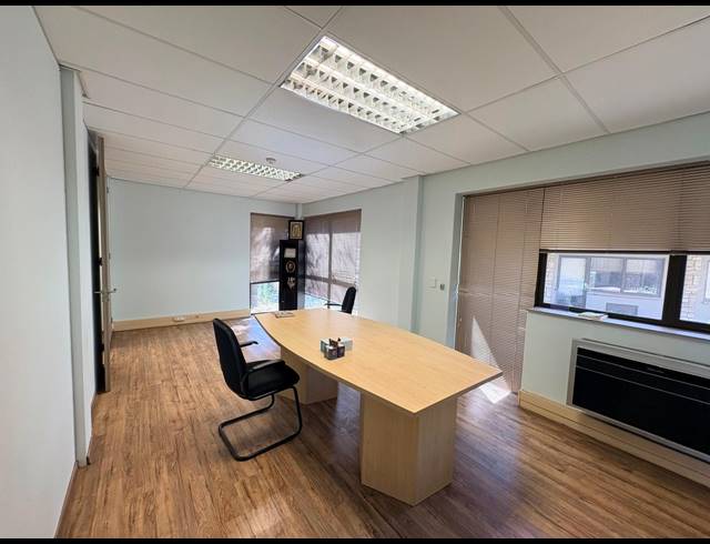 255M² OFFICE TO LET IN NOORDWYK